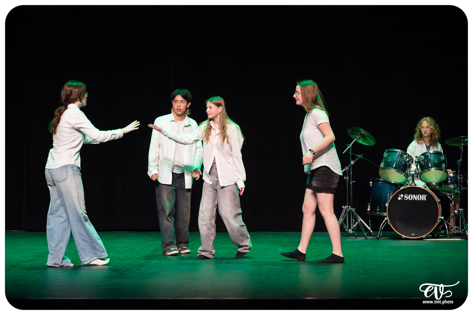 MAIS SONGEONS À RÉPÉTER S'IL VOUS PLAIT !